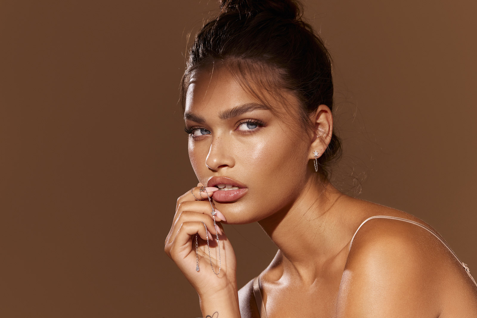 Jewelry advertising campaign — luxury jewelry photography by Utopia Milano Production, Milan