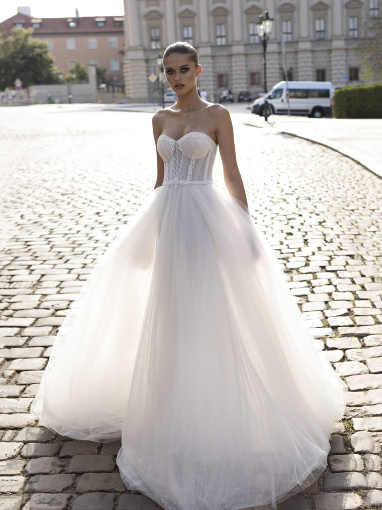 Wedding dress campaign for Helena Kolan — bridal photography by Utopia Milano Production, Milan