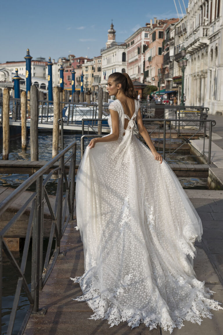 Wedding dress campaign for Passaro Sposa — bridal photography by Utopia Milano Production, Milan
