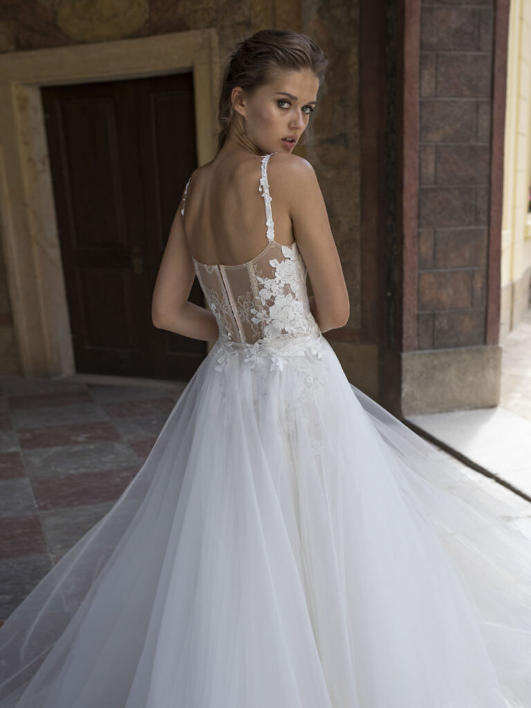 Wedding dress campaign for Helena Kolan — bridal photography by Utopia Milano Production, Milan
